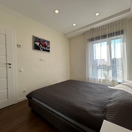 Your Home - Spacious Apartment In City Center, With Balcony & Self Check-In Wilno Zewnętrze zdjęcie