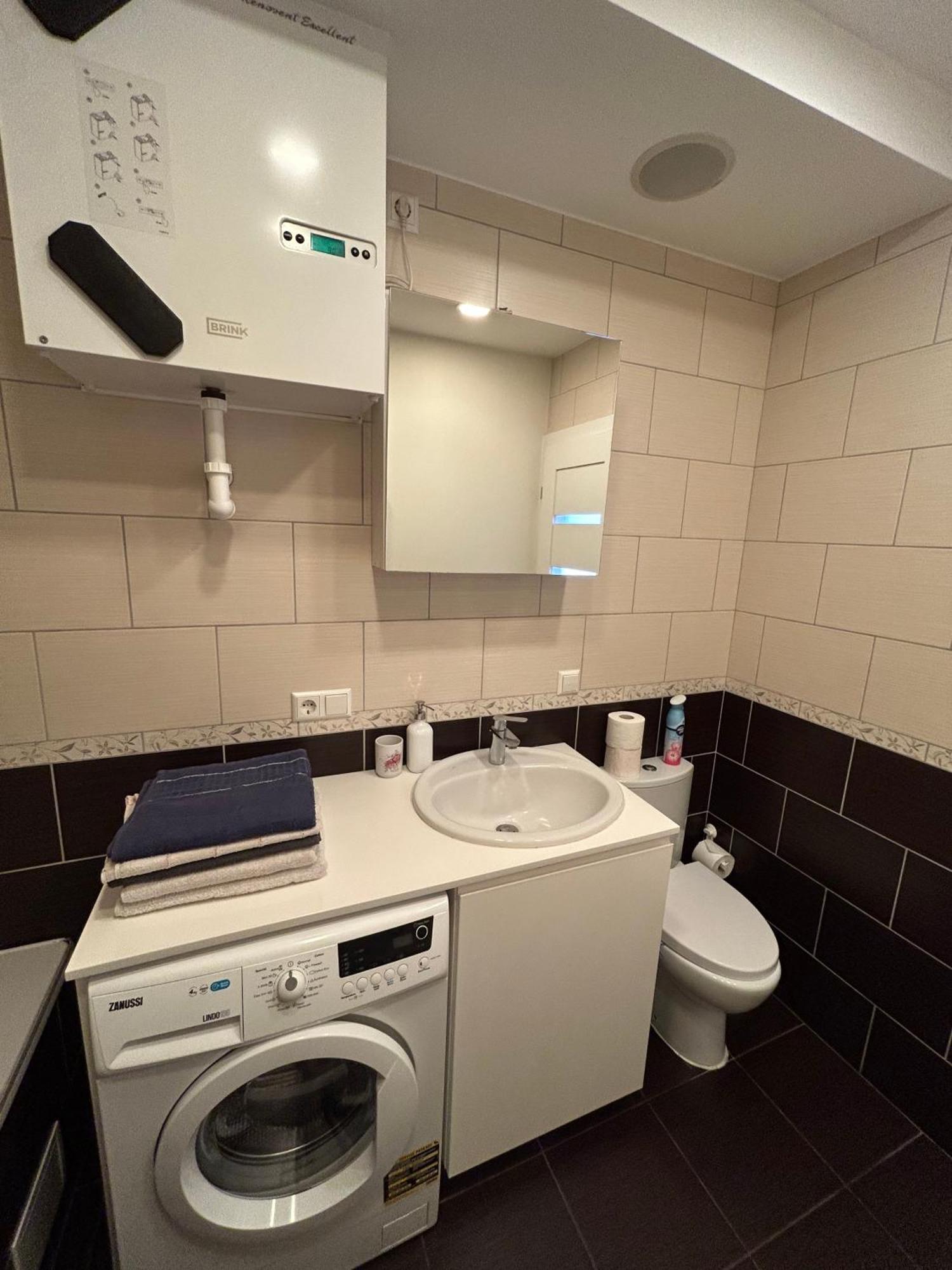 Your Home - Spacious Apartment In City Center, With Balcony & Self Check-In Wilno Zewnętrze zdjęcie