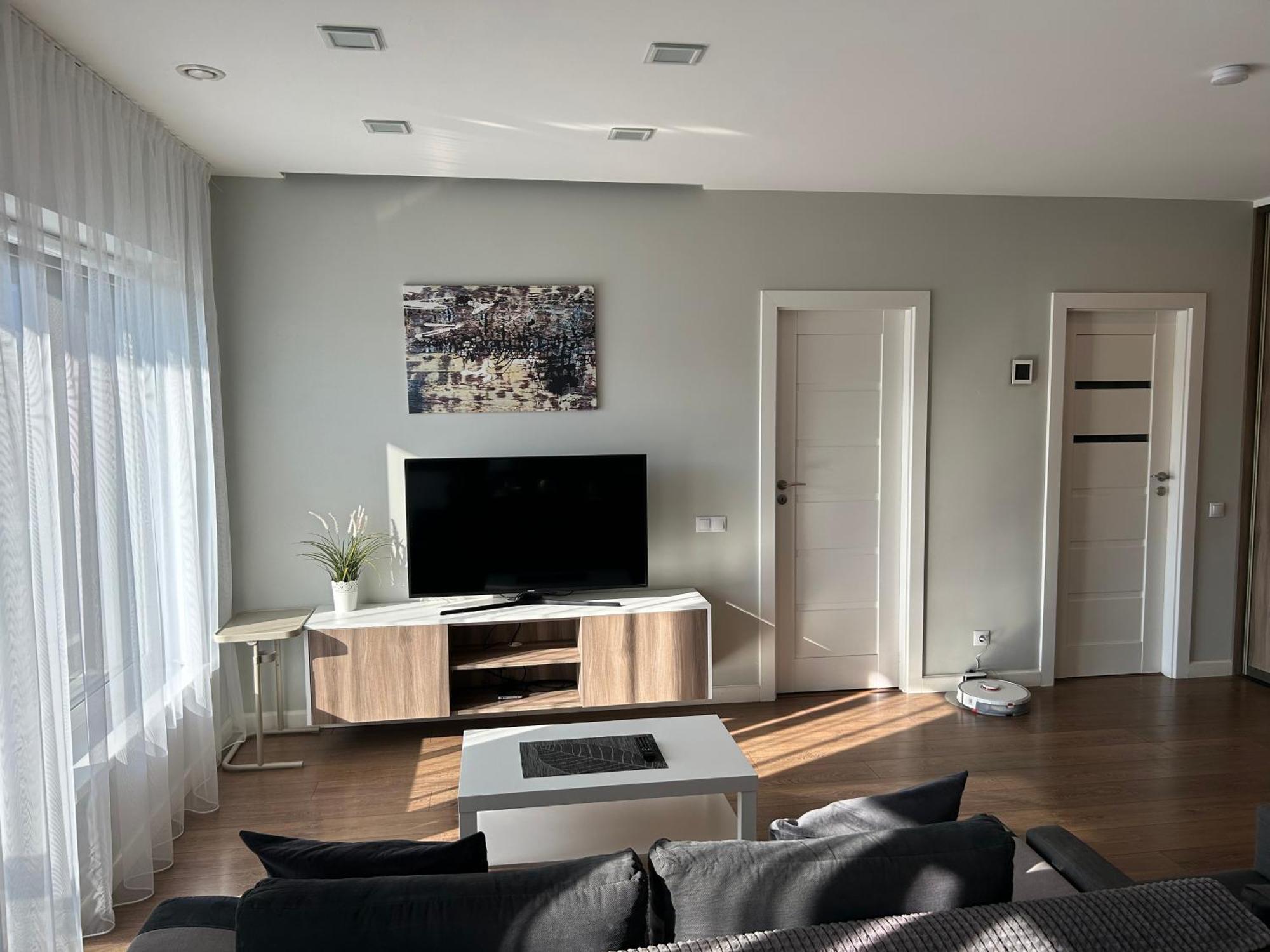 Your Home - Spacious Apartment In City Center, With Balcony & Self Check-In Wilno Zewnętrze zdjęcie